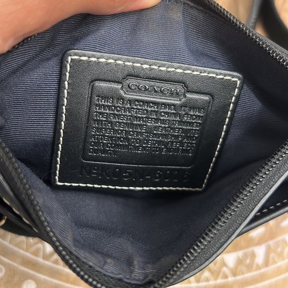🤩 SALE COACH Crossbody Black Purse - Picture 4 of 6